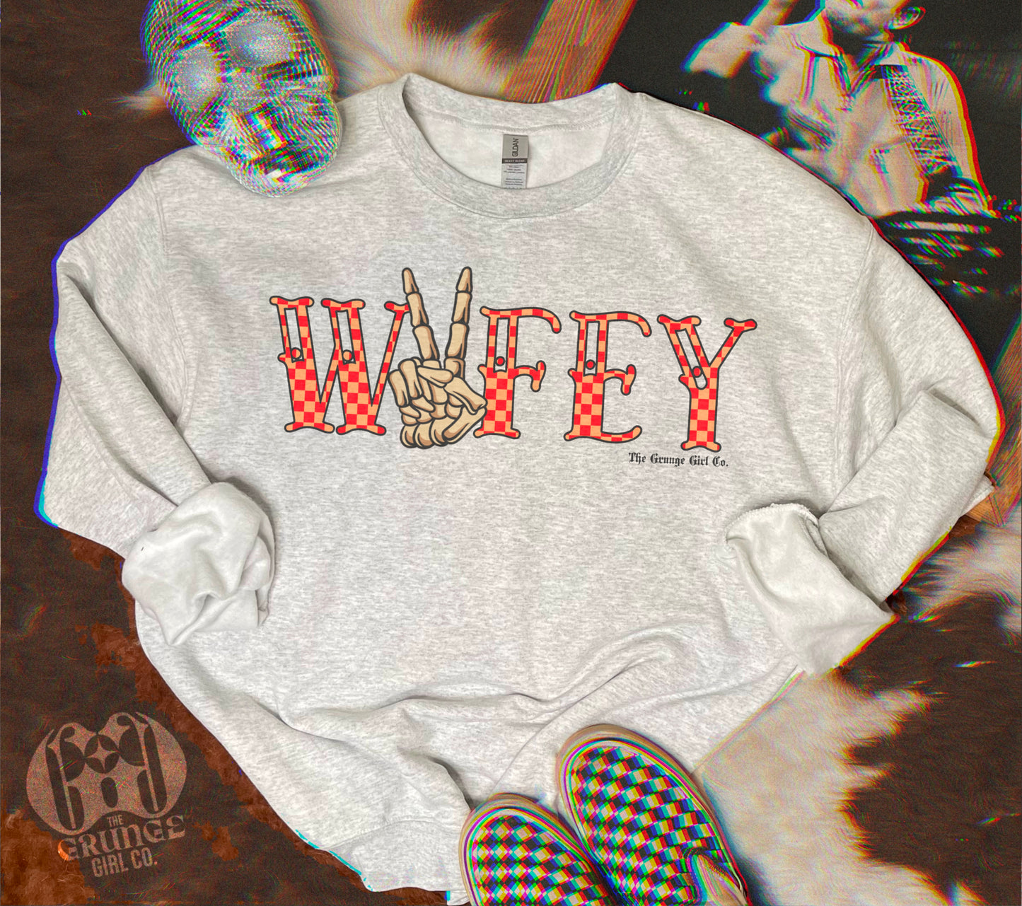 Wifey Skully Hand Crew